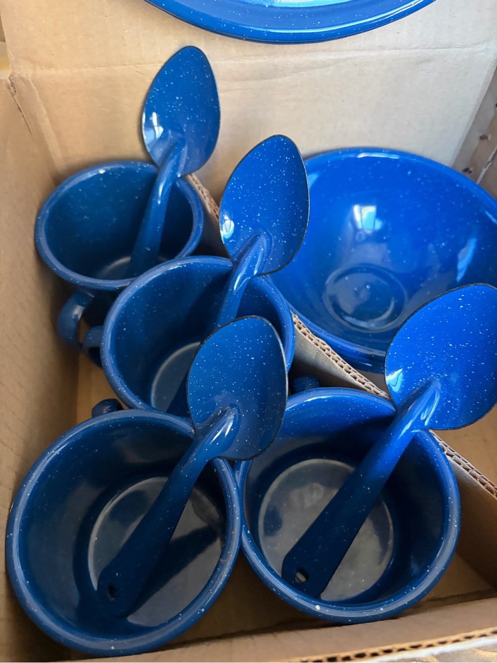Cinsa Vintage New in Box Vintage Blue Speckled Enamel Camping Dishes 16 Piece ST